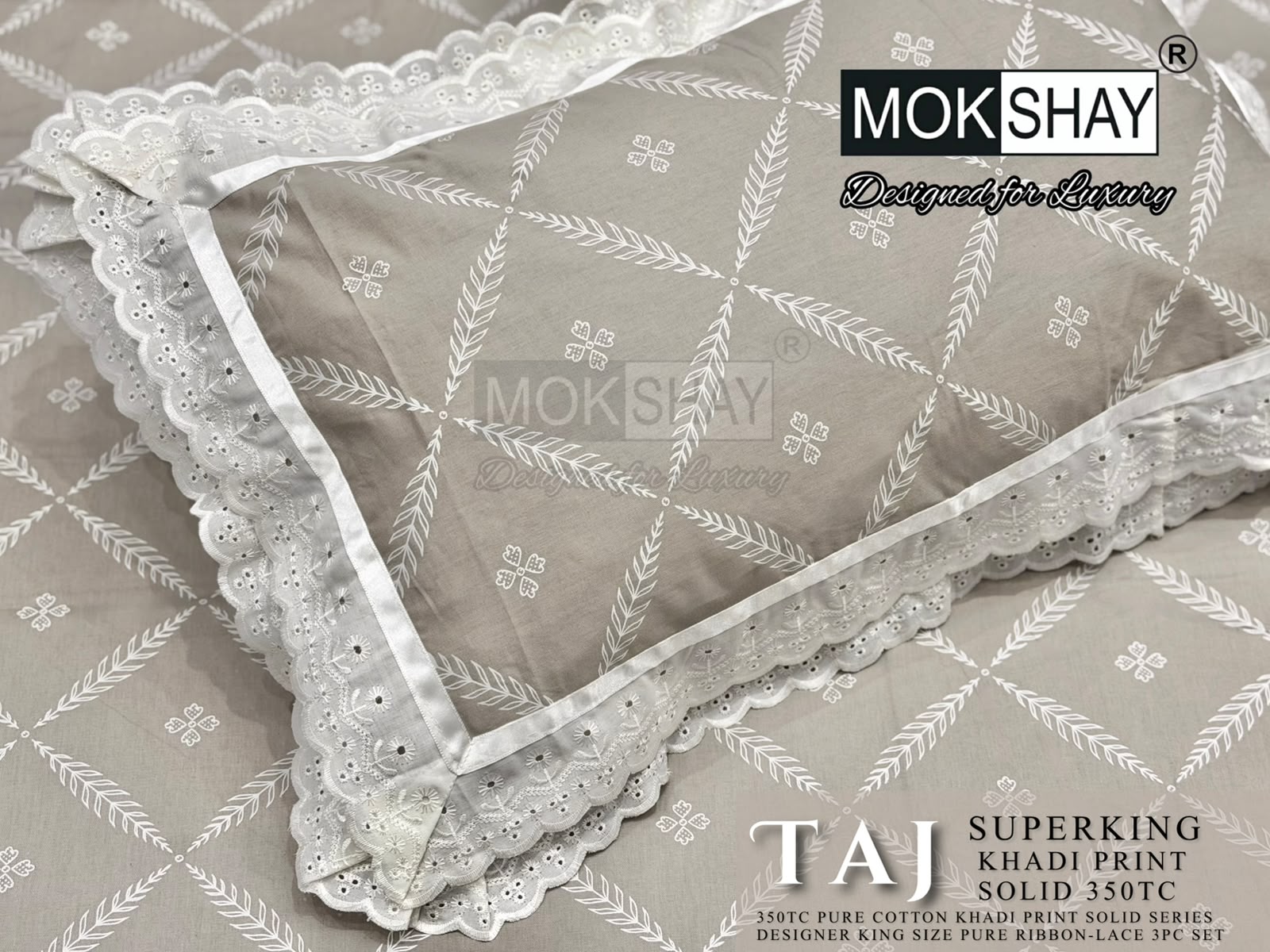 Taj Super King — the pillow covers, borders and packing shown close up.